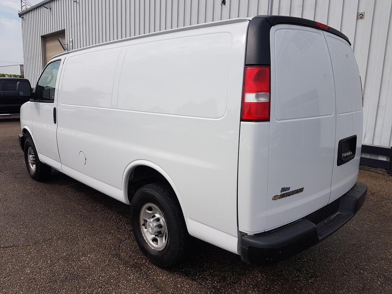 2020 Chevrolet Express 2500 Cargo 135" Photo2