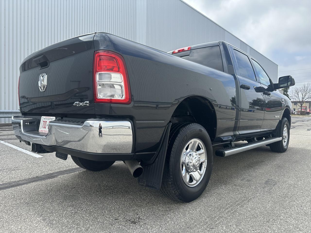 2019 RAM 2500 Heavy Duty 6.7 Cummins Diesel Crew Cab 4WD Photo
