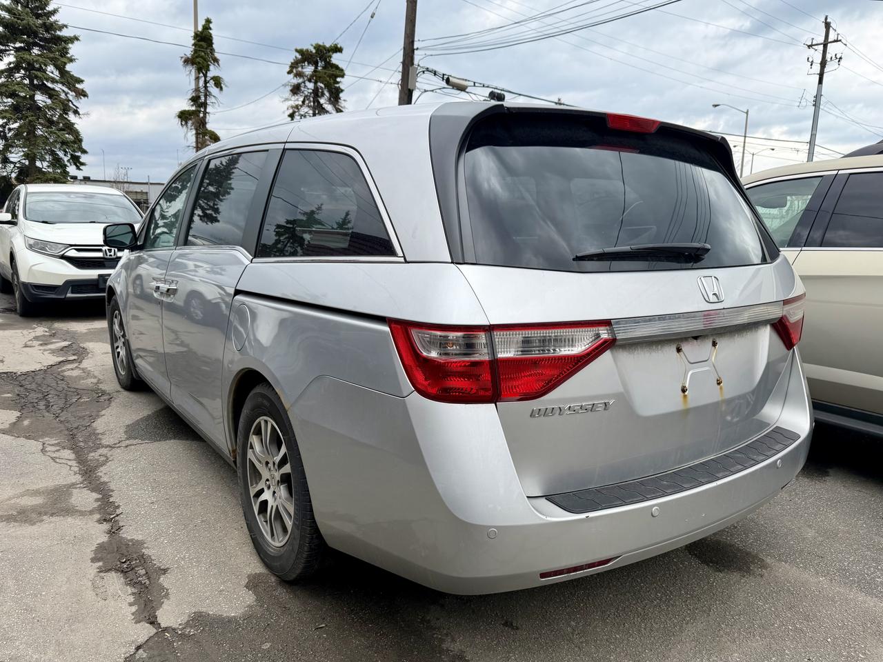 2011 Honda Odyssey EX-L Photo2