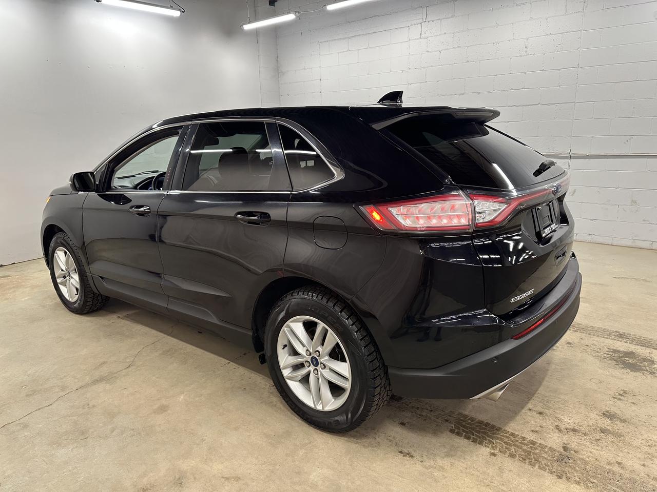 2018 Ford Edge SEL Photo4