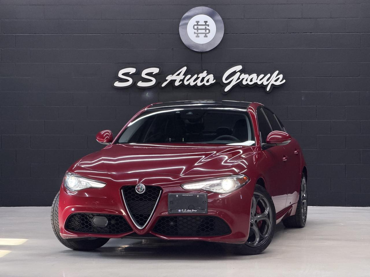 2017 Alfa Romeo Giulia NAV|BACKUP|FCW|PANO|CLEAN CARFAX| - Photo #1