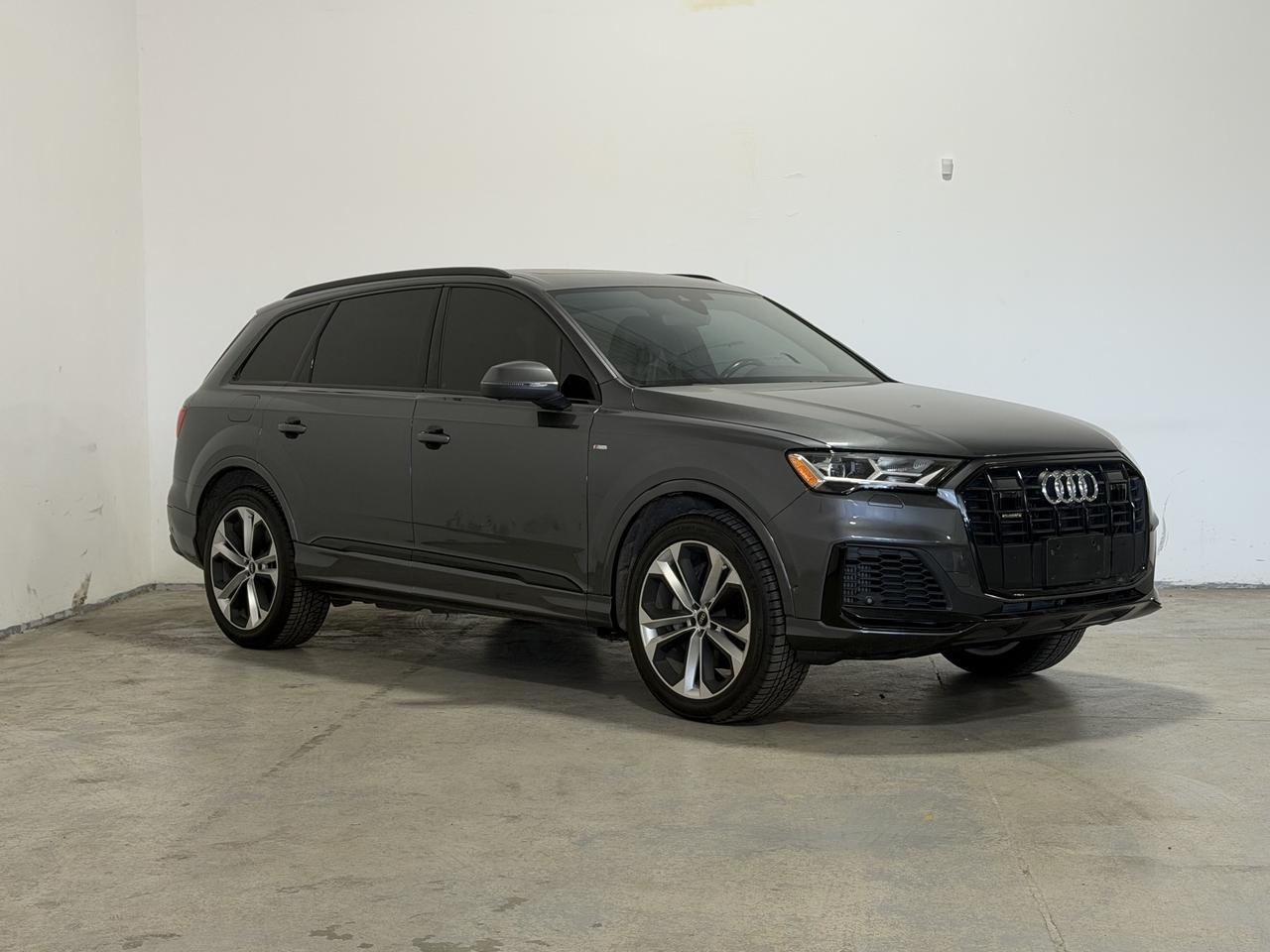 2021 Audi Q7 PROGRESSIV | S-LINE | BLACK OPTICS PKG | 7 SEATER! Photo2
