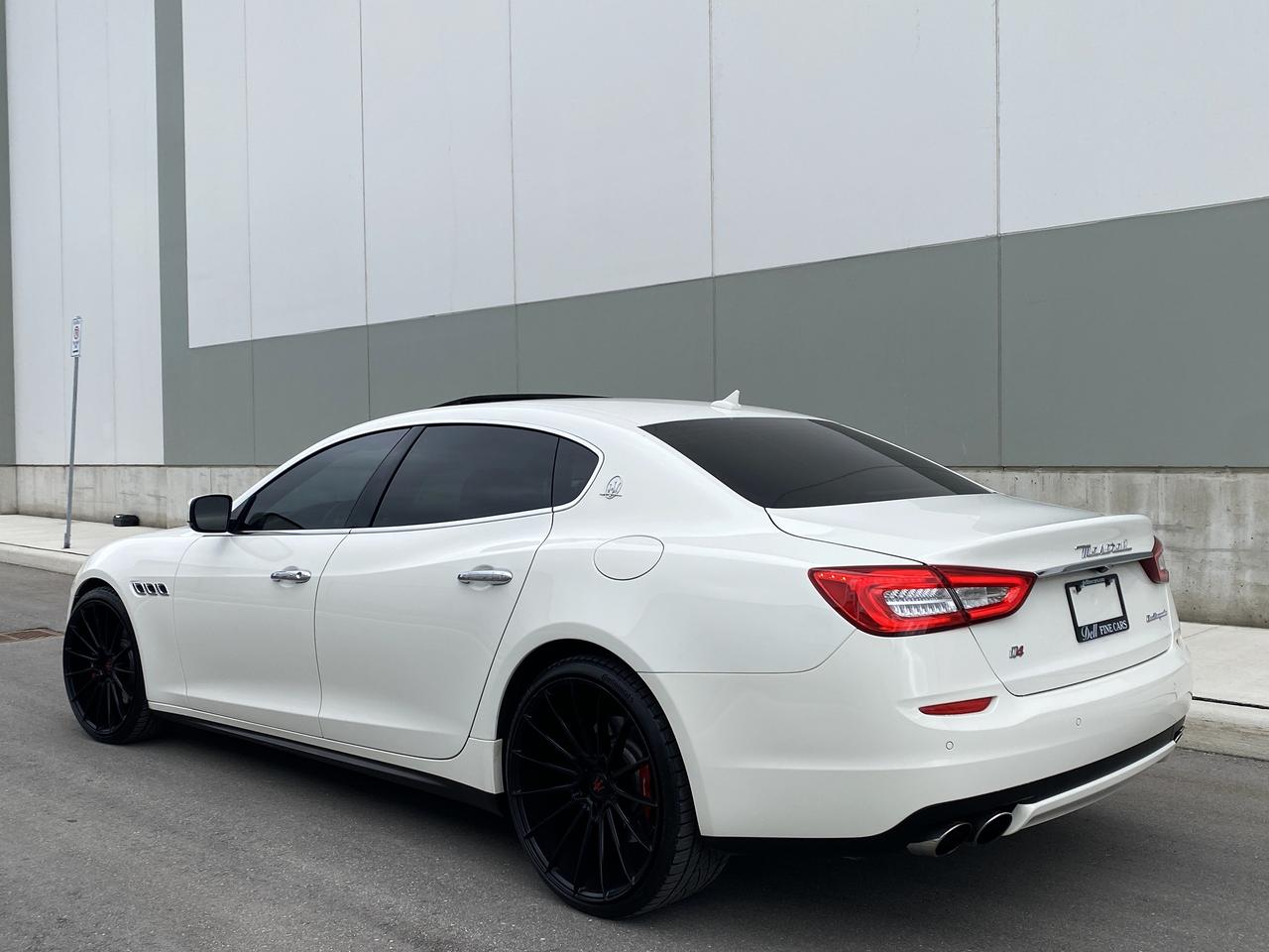 2015 Maserati Quattroporte SQ4-CARBON PKG-ALCANTARA-22" WHEELS Photo