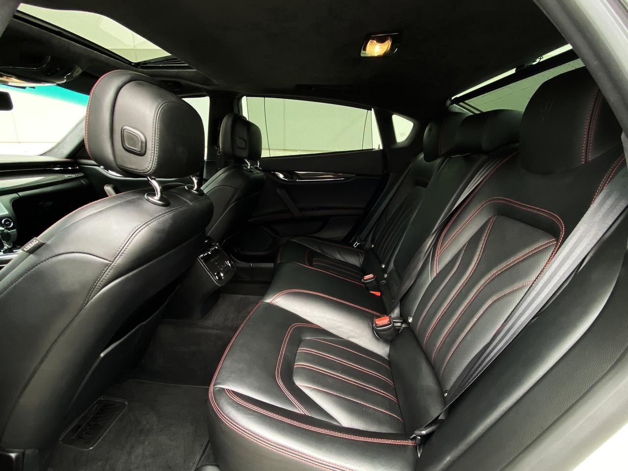 2015 Maserati Quattroporte SQ4-CARBON PKG-ALCANTARA-22" WHEELS Photo