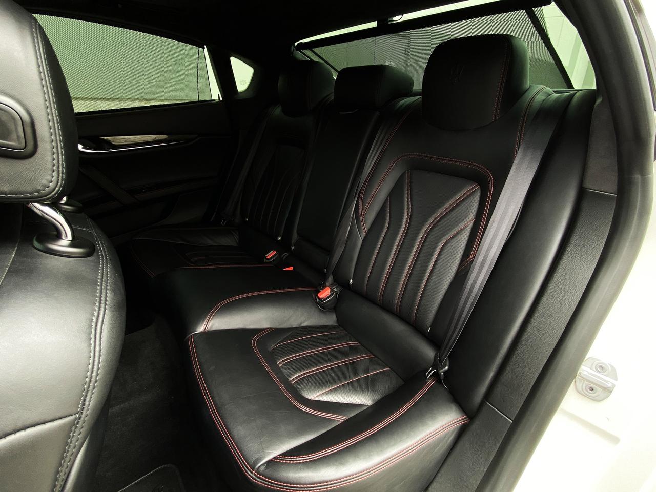 2015 Maserati Quattroporte SQ4-CARBON PKG-ALCANTARA-22" WHEELS Photo