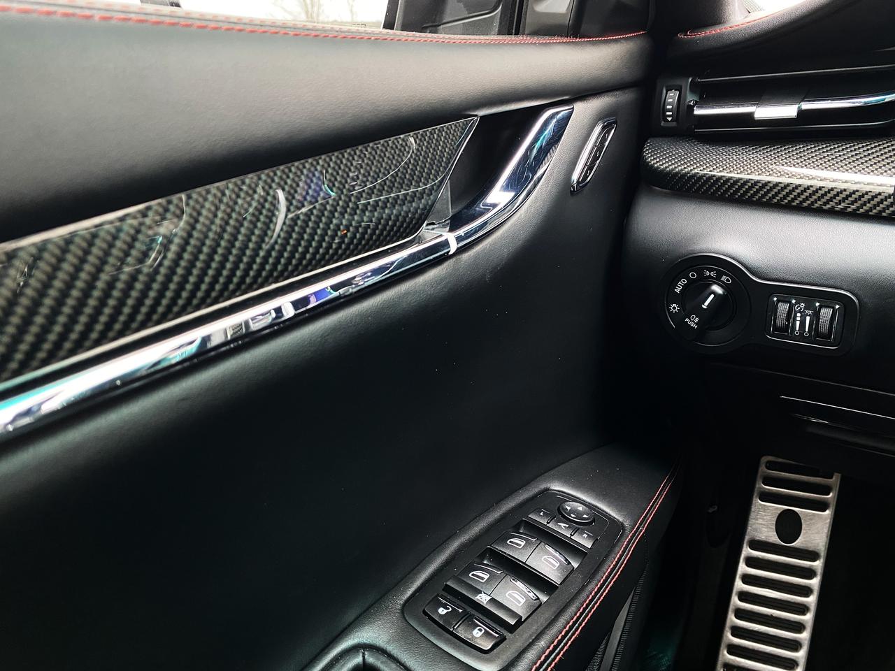 2015 Maserati Quattroporte SQ4-CARBON PKG-ALCANTARA-22" WHEELS Photo