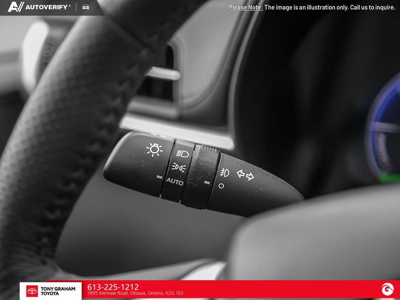 2026 Toyota Sienna XSE 7-Passenger Photo