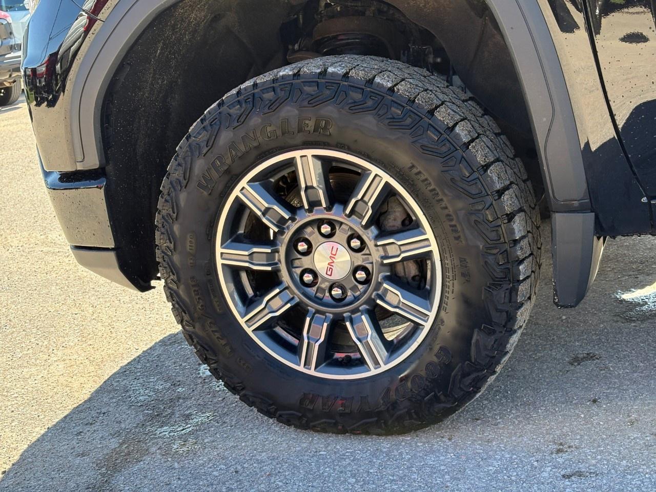 2024 GMC Sierra 1500 Crew Cab Short Box 4-Wheel Drive AT4 Photo