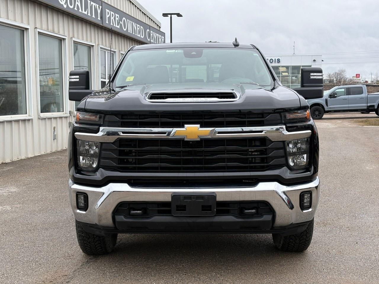 2024 Chevrolet Silverado 3500HD 4WD Crew Cab Standard Box LT Photo