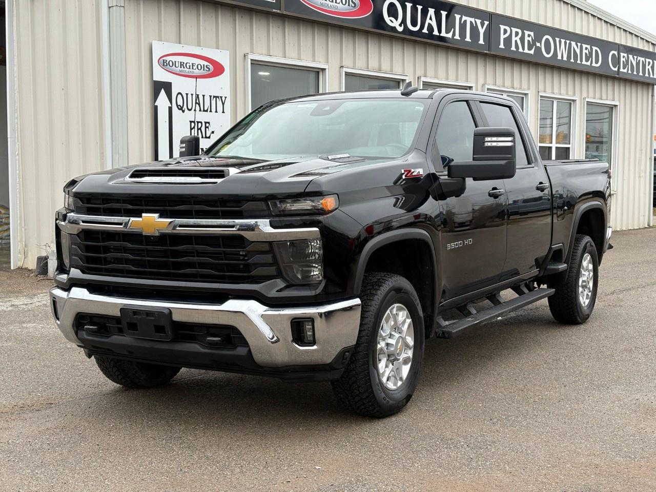 2024 Chevrolet Silverado 3500HD 4WD Crew Cab Standard Box LT Photo