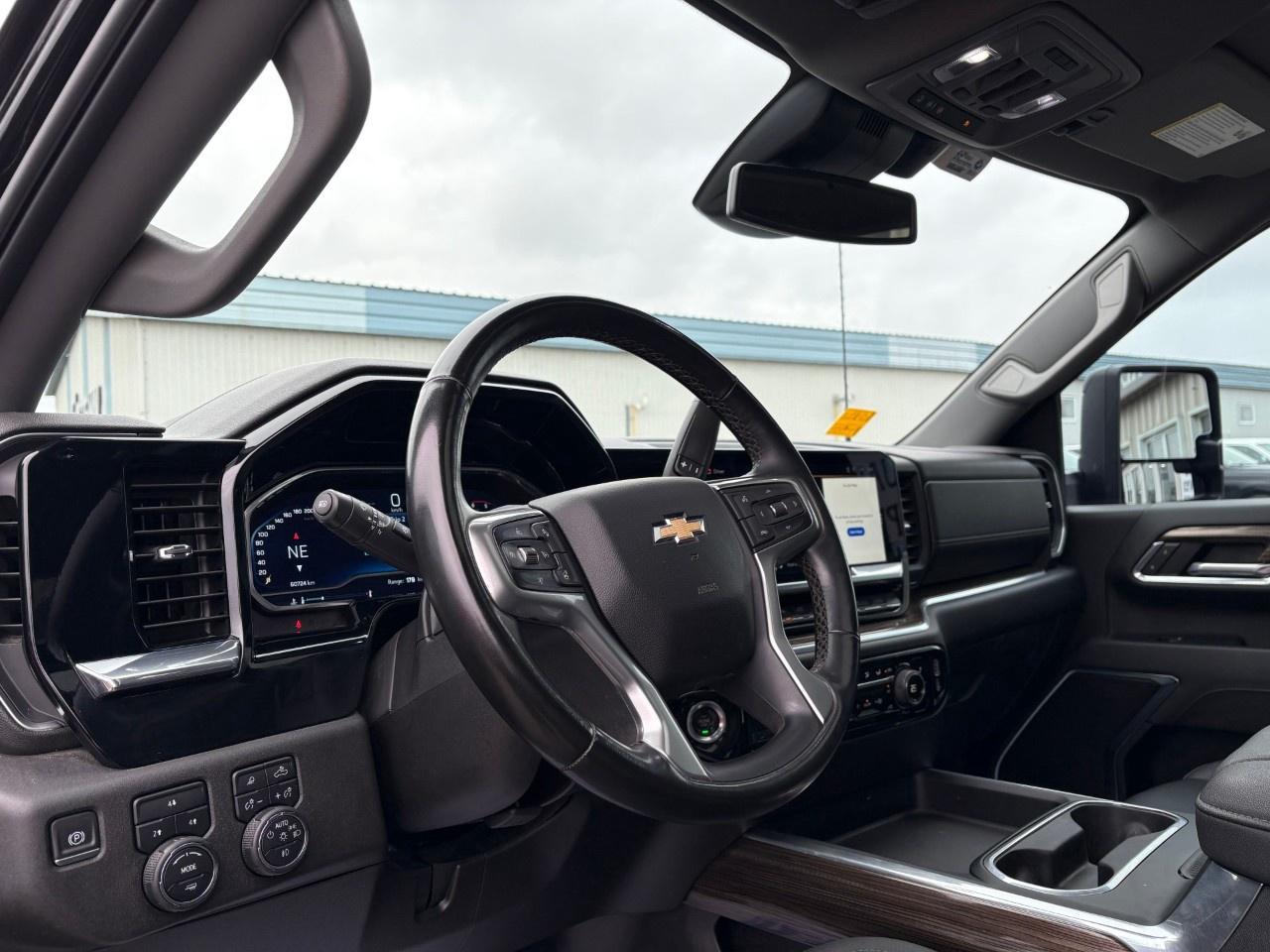 2024 Chevrolet Silverado 3500HD 4WD Crew Cab Standard Box LT Photo