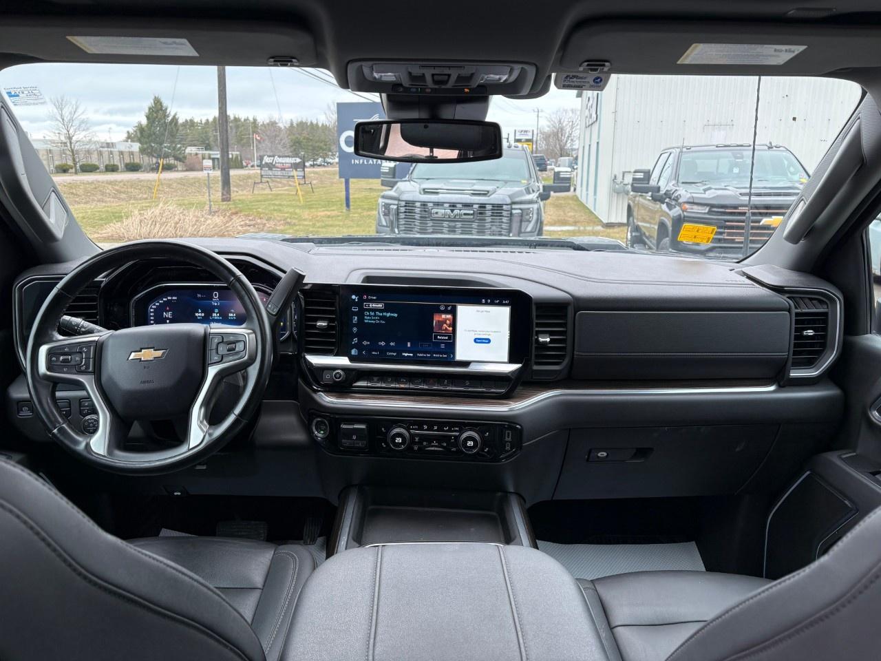 2024 Chevrolet Silverado 3500HD 4WD Crew Cab Standard Box LT Photo