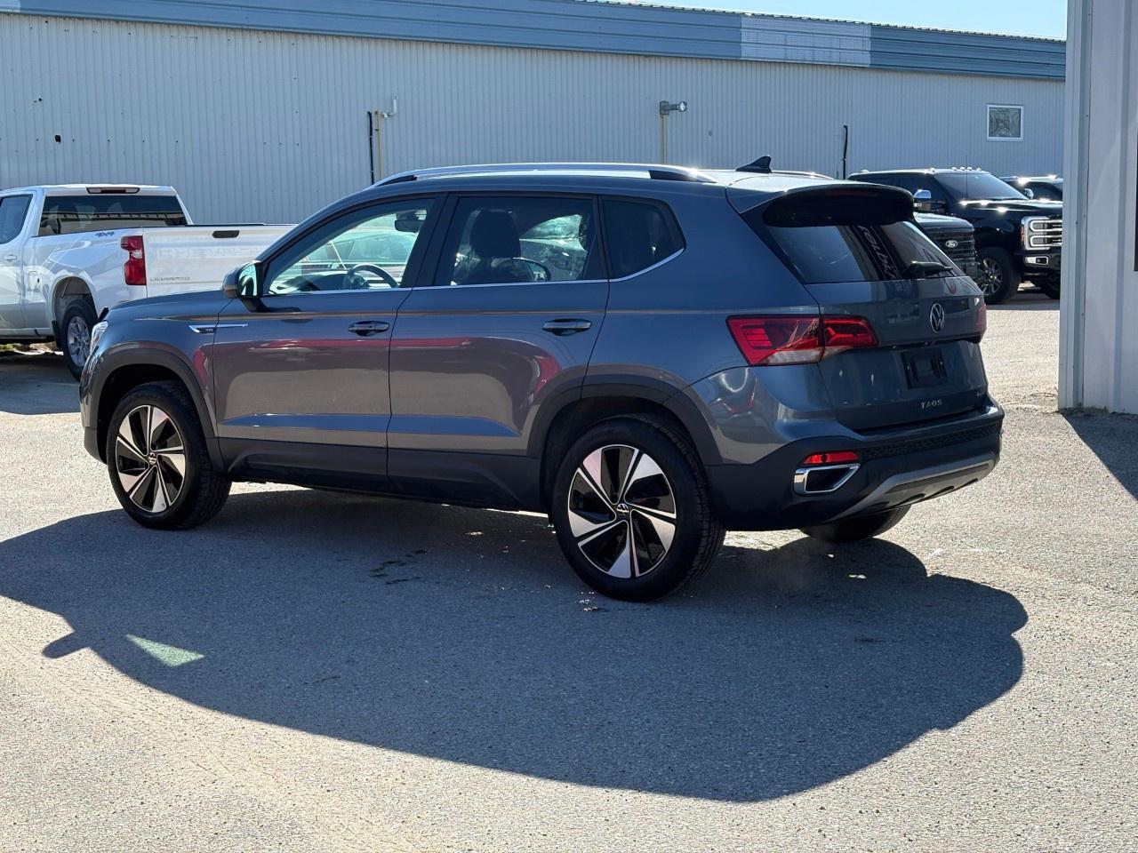2024 Volkswagen Taos Highline 4MOTION Photo