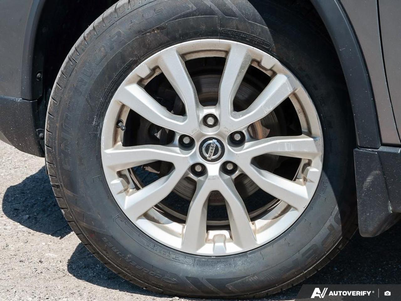 2020 Nissan Rogue SV Photo