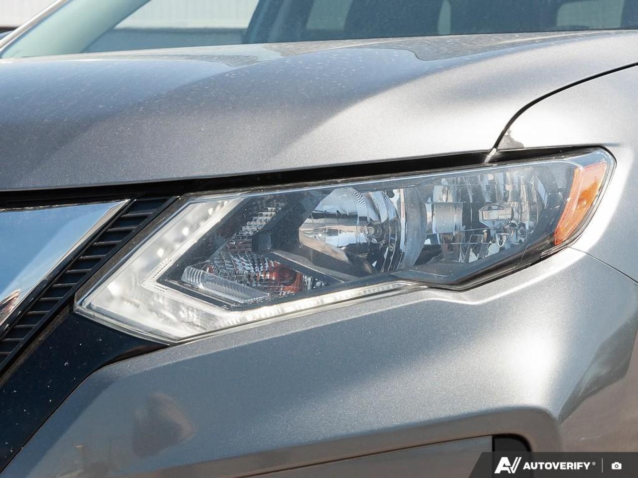2020 Nissan Rogue SV Photo