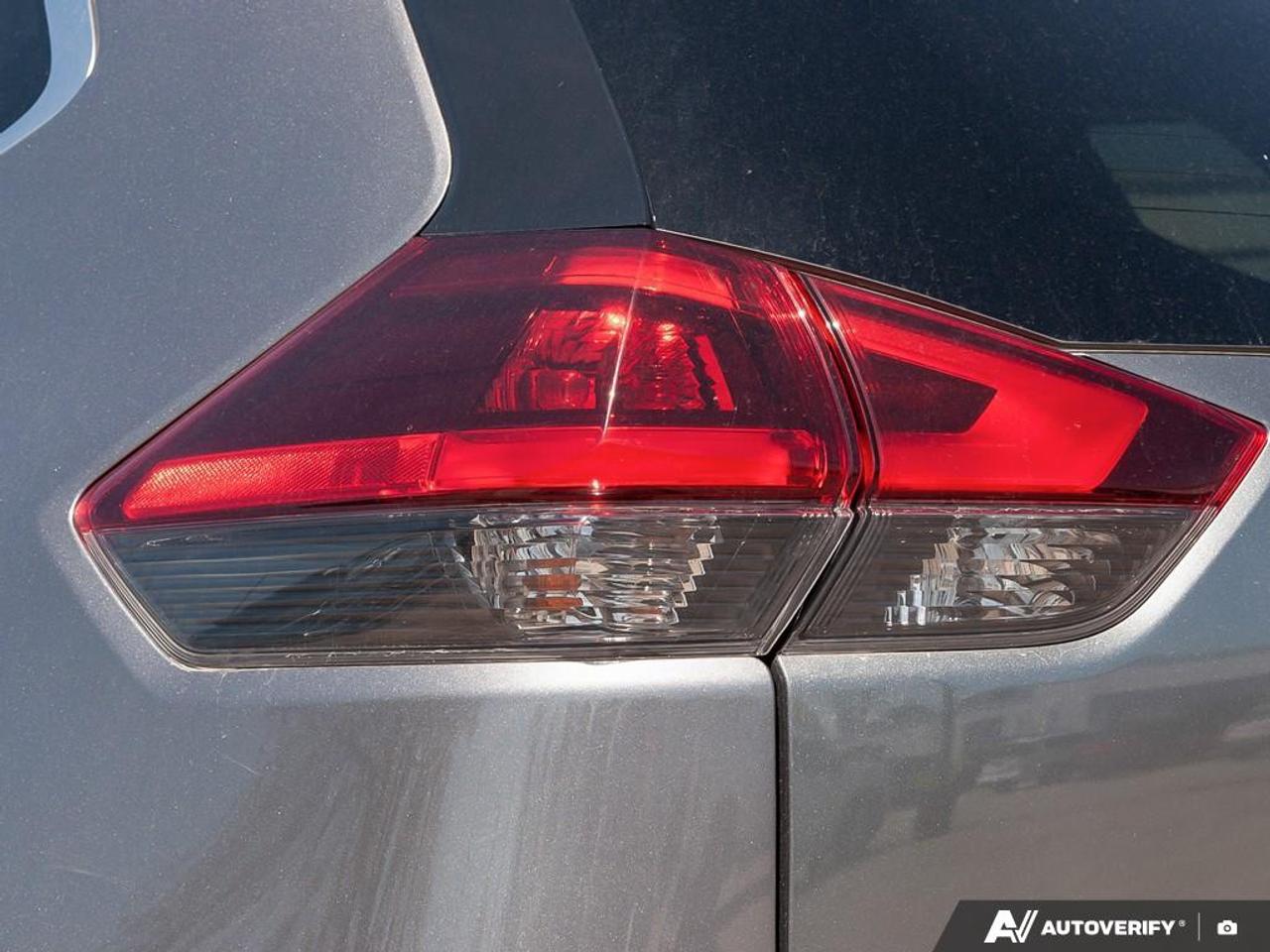 2020 Nissan Rogue SV Photo