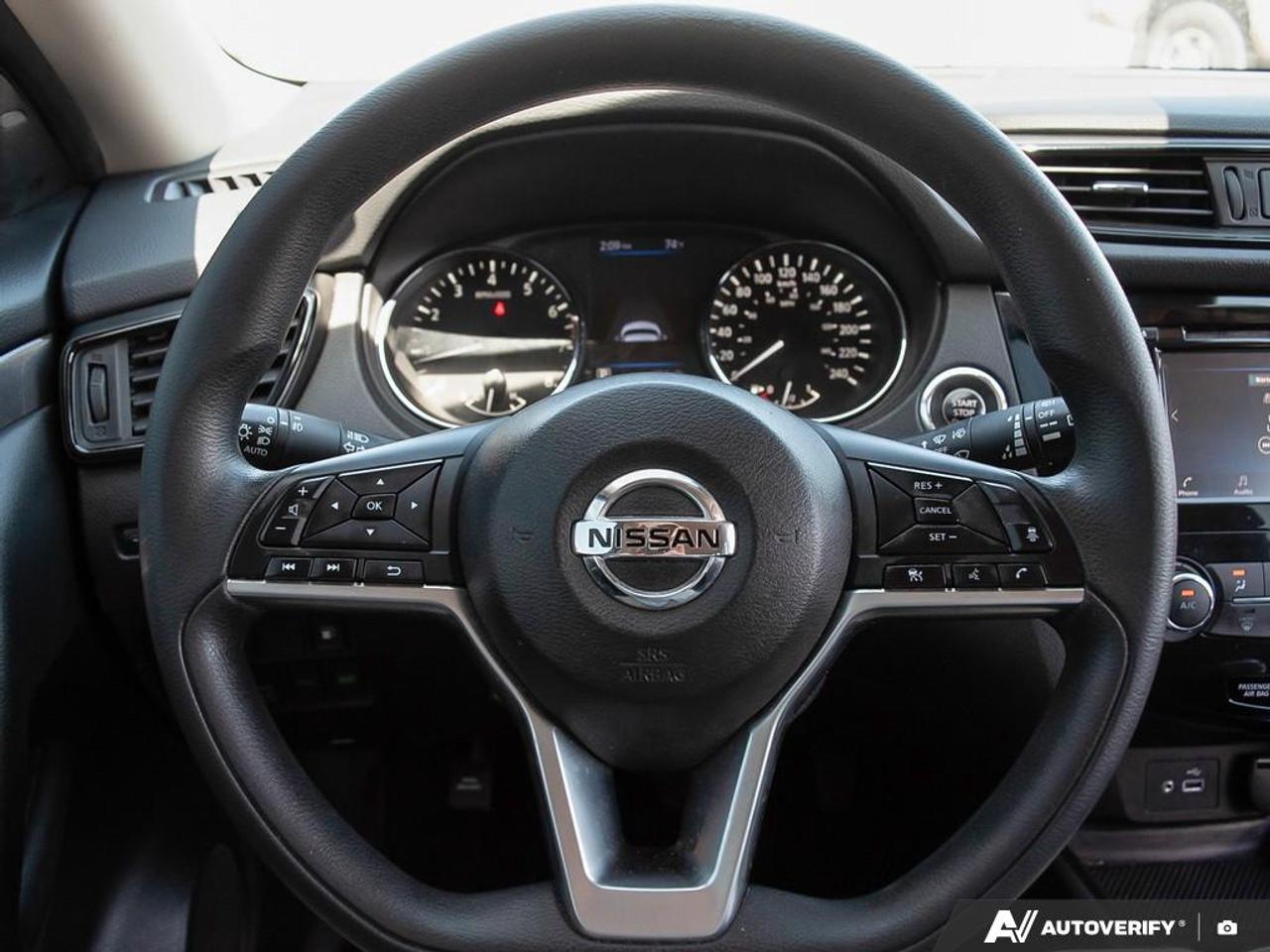 2020 Nissan Rogue SV Photo