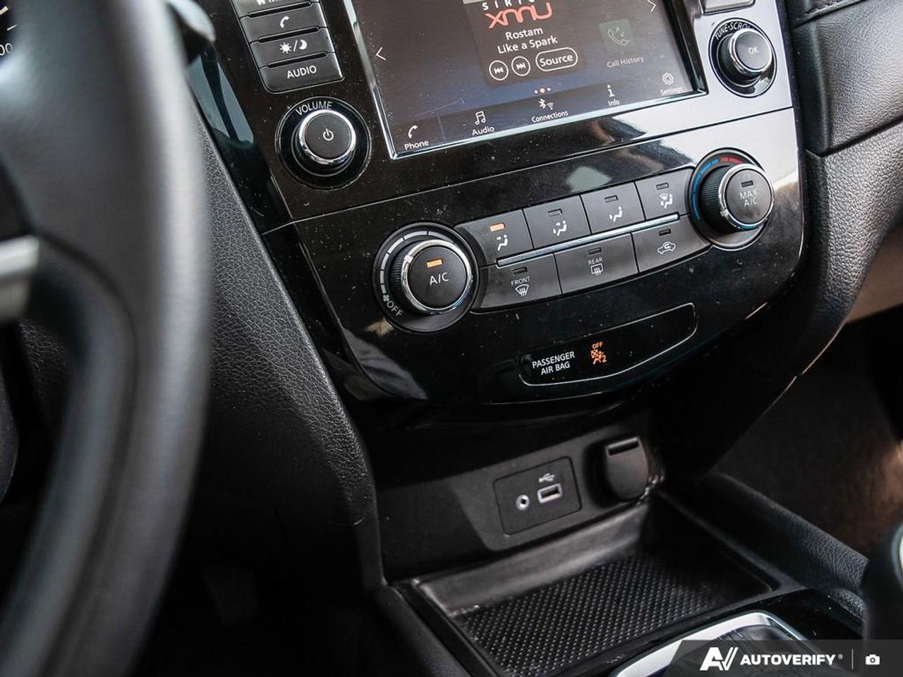2020 Nissan Rogue SV Photo
