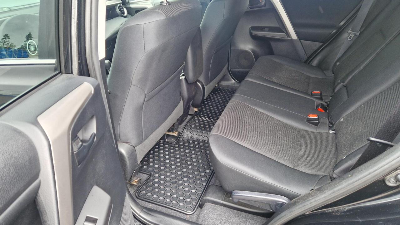 2016 Toyota RAV4 RAV4 LE Photo