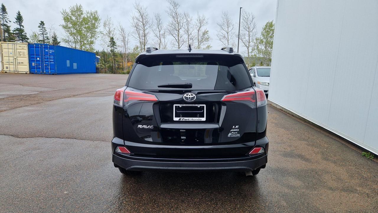 2016 Toyota RAV4 RAV4 LE Photo3