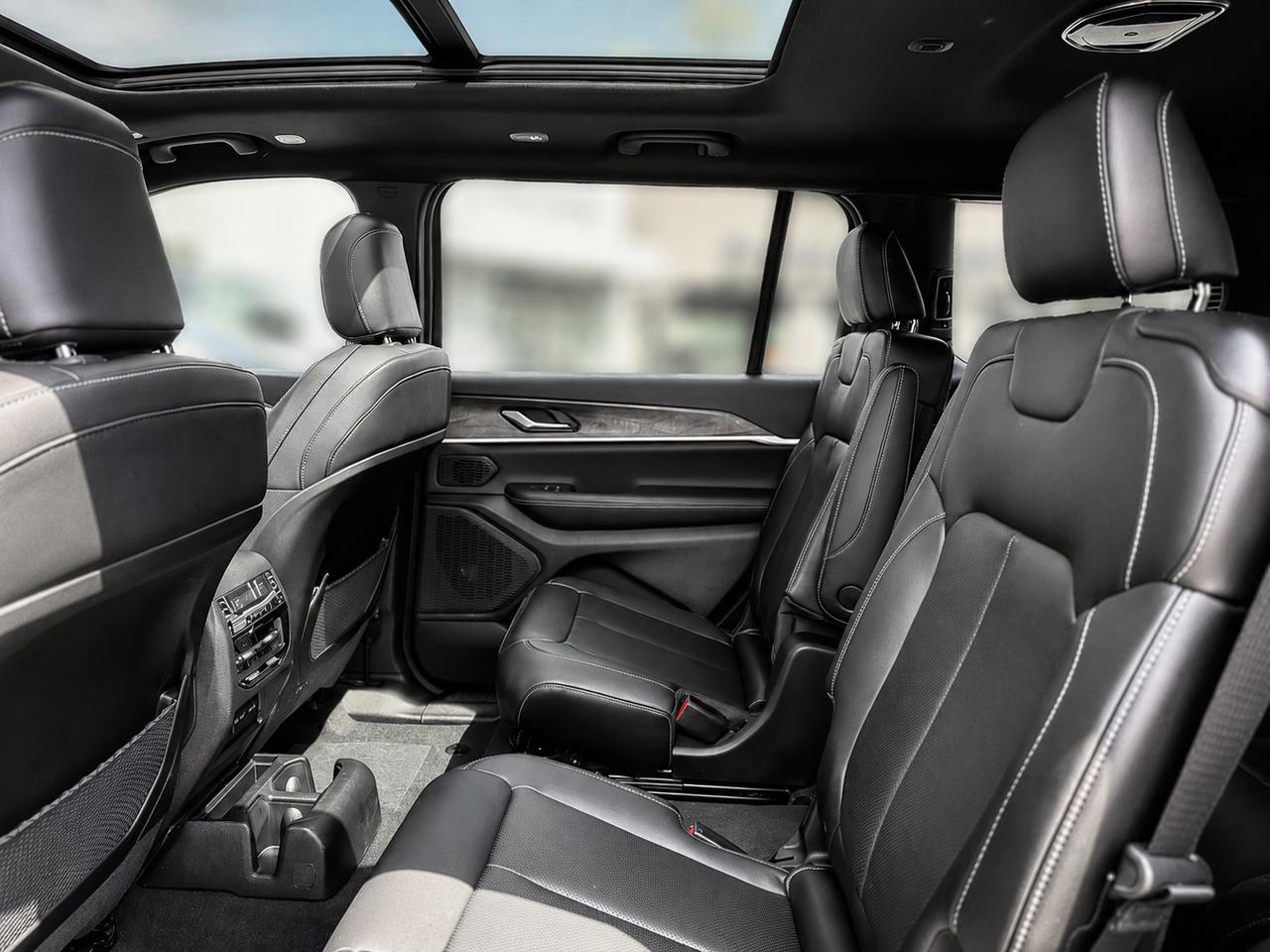 2026 Jeep Grand Cherokee L LIMITED ALTITUDE | Pano Roof | Leather | Nav | 4x4 Photo