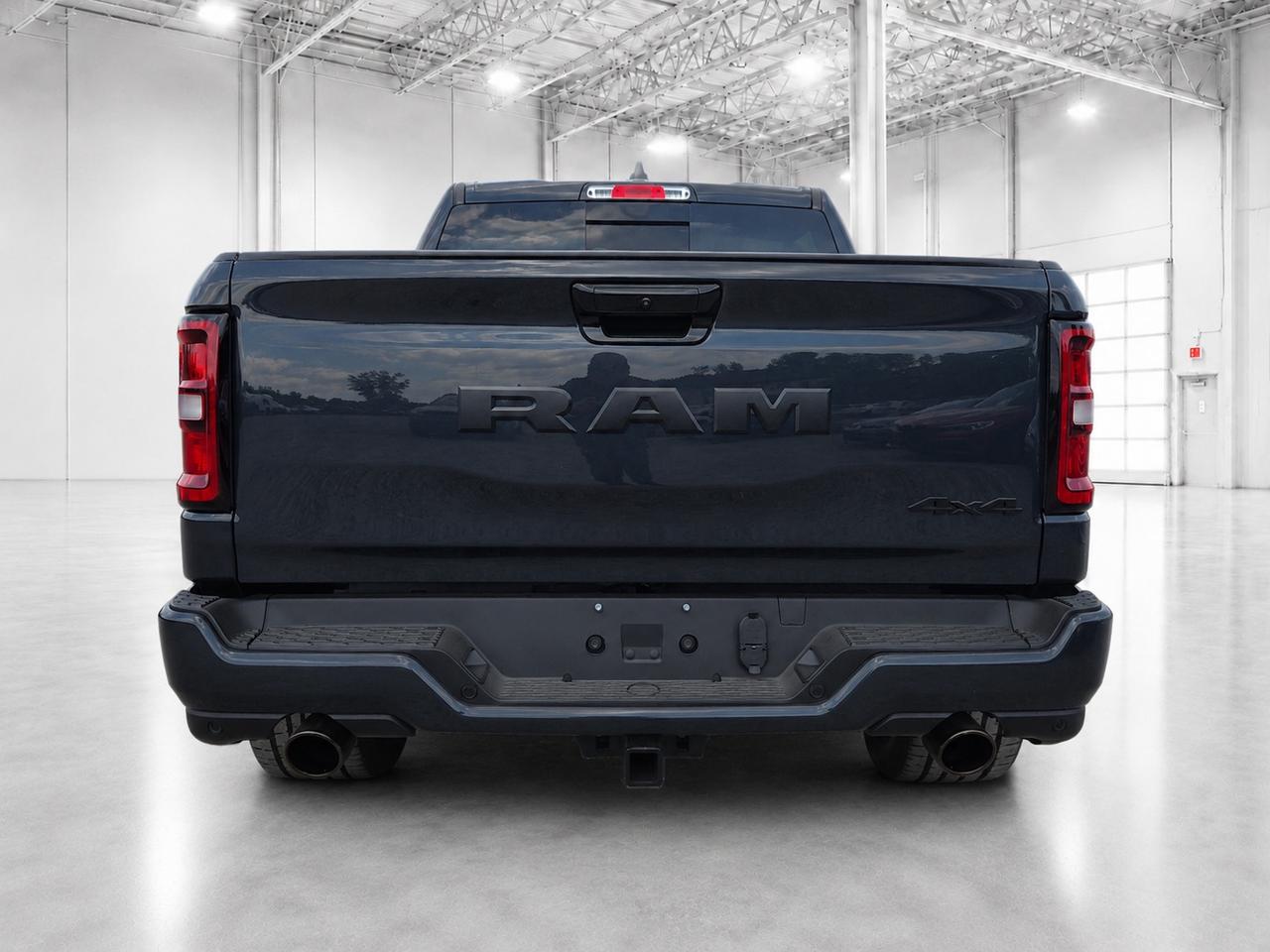 2026 RAM 1500 EXPRESS CREW | 3.0L I-6 | 3.92 | Blackout | TowPkg Photo4