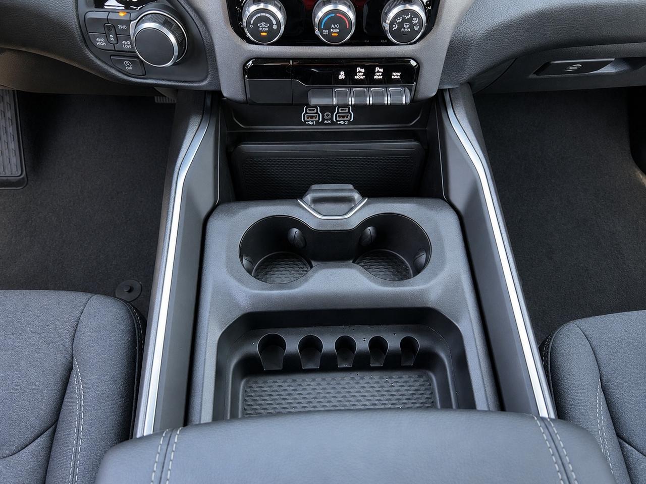2026 RAM 1500 EXPRESS CREW | 3.0L I-6 | Blackout | Sport Hood Photo