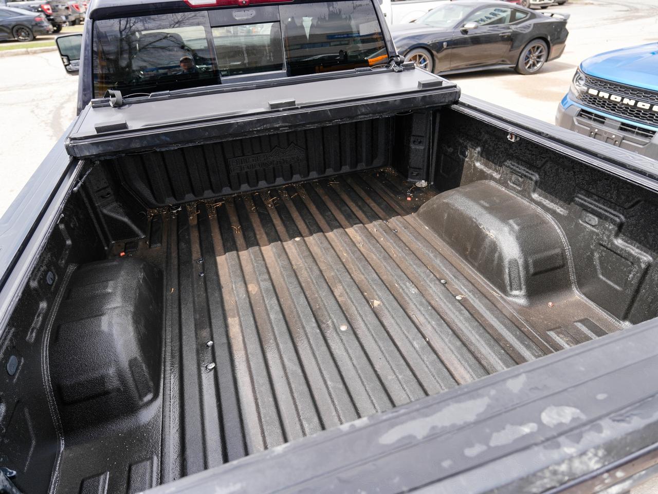 2024 Chevrolet Silverado 1500 1500 4WD | DIESEL | 2 TONE LEATHER  | LOADED! Photo