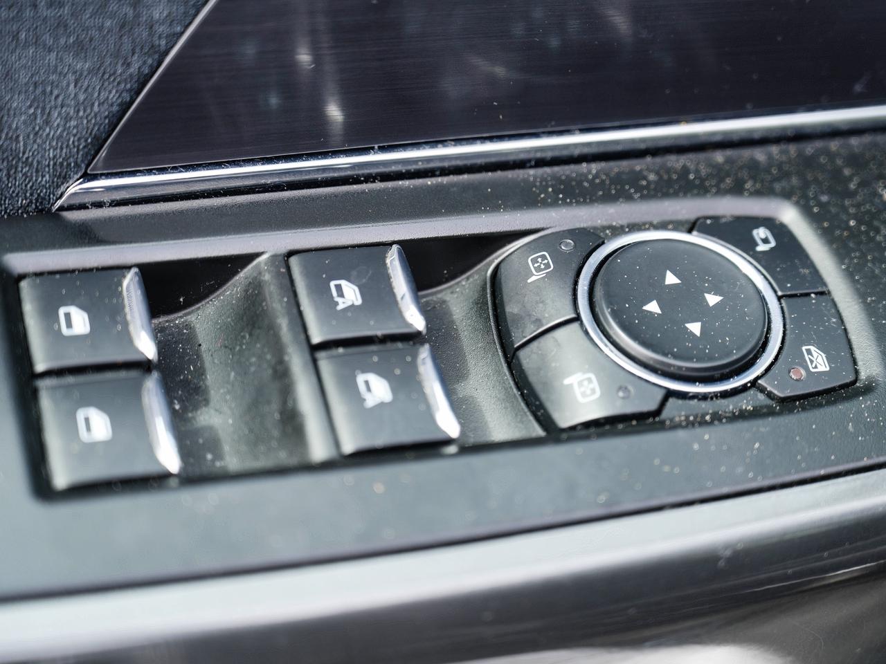 2023 Ford F-150 LARIAT 4WD | LEATHER | PANO ROOF | BLACK PKG Photo