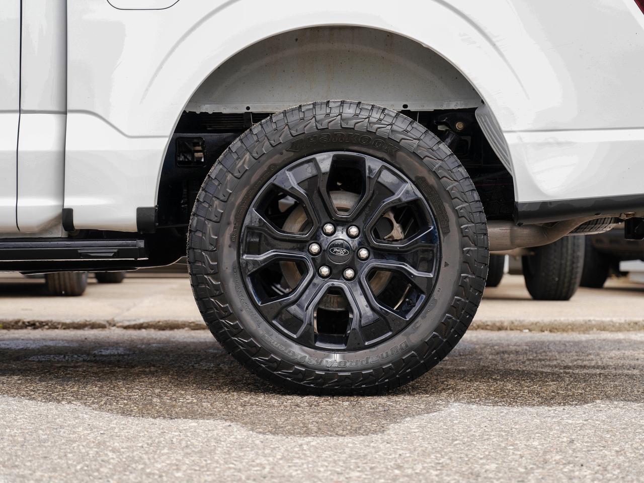 2023 Ford F-150 LARIAT 4WD | LEATHER | PANO ROOF | BLACK PKG Photo
