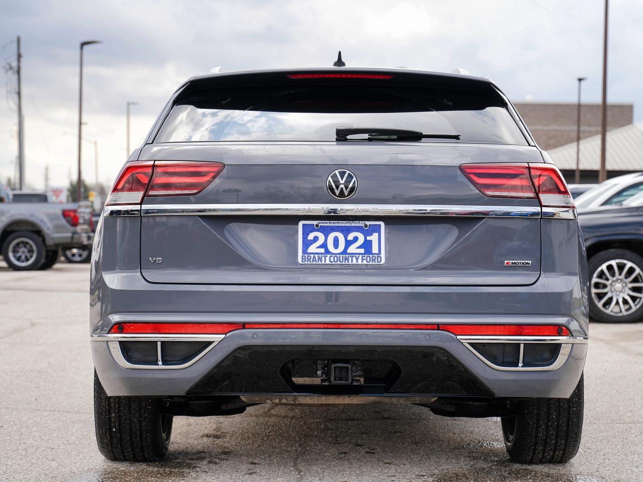 2021 Volkswagen Atlas Cross Sport Cross Sport LEATHER | PANO ROOF | COME CHECK US OU Photo