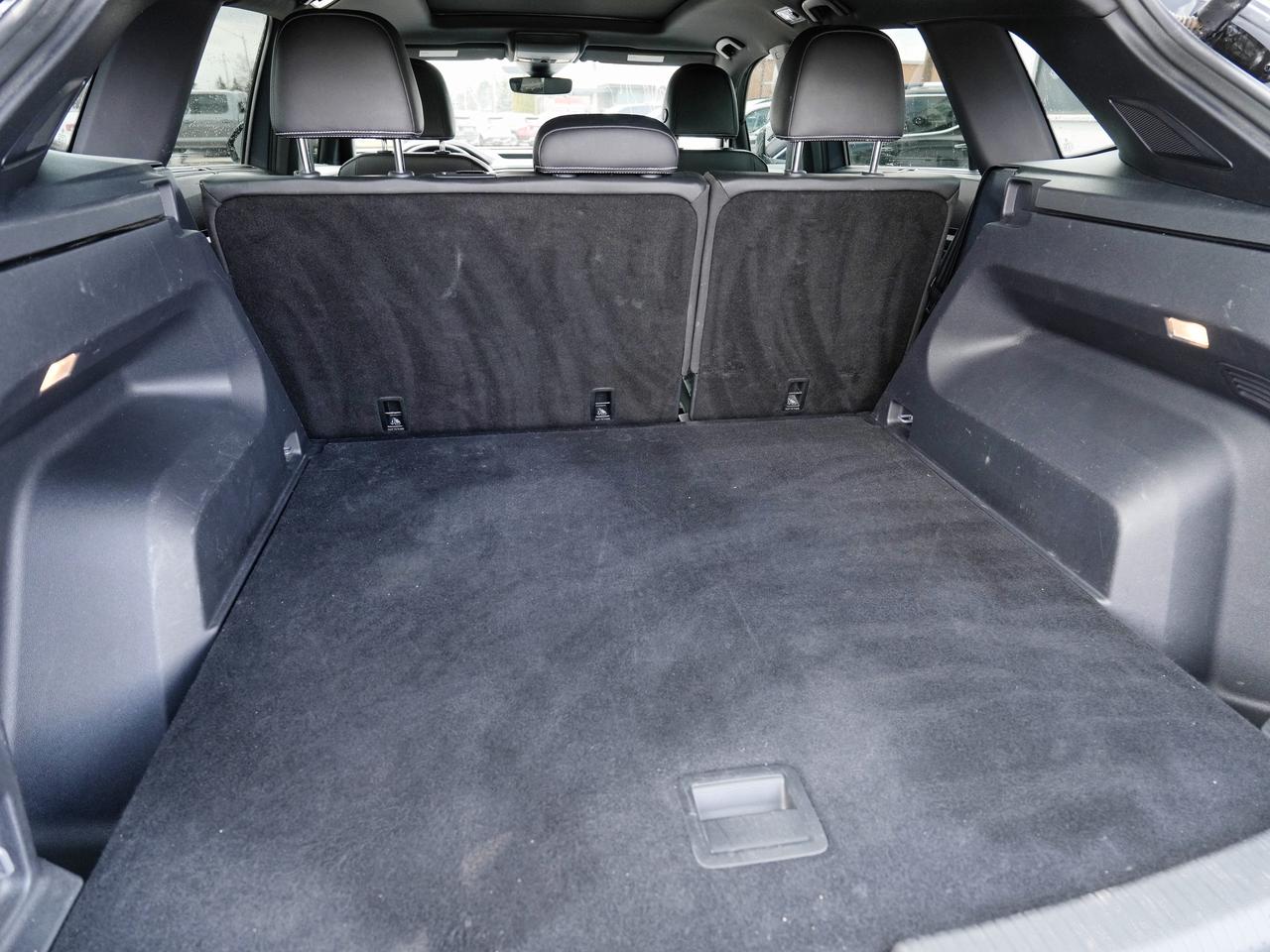 2021 Volkswagen Atlas Cross Sport Cross Sport LEATHER | PANO ROOF | COME CHECK US OU Photo
