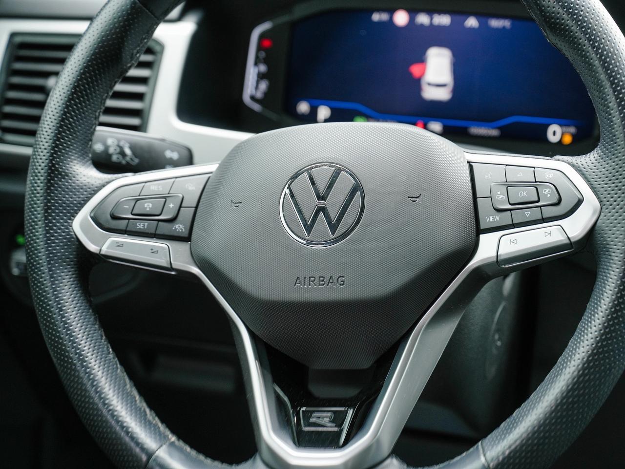 2021 Volkswagen Atlas Cross Sport Cross Sport LEATHER | PANO ROOF | COME CHECK US OU Photo
