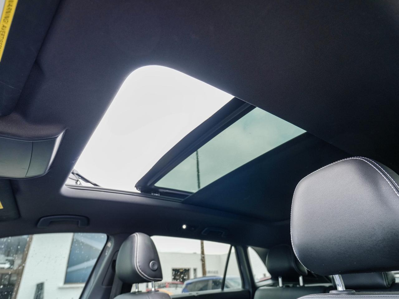 2021 Volkswagen Atlas Cross Sport Cross Sport LEATHER | PANO ROOF | COME CHECK US OU Photo