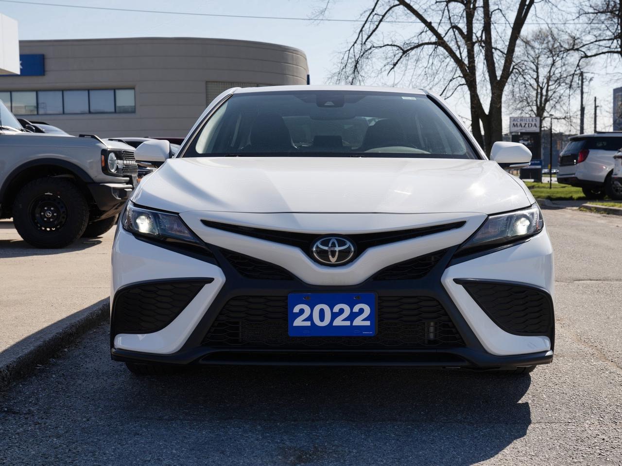 2022 Toyota Camry SE | LEATHER | SUN ROOF |CALL US FOR FULL DETAILS! Photo