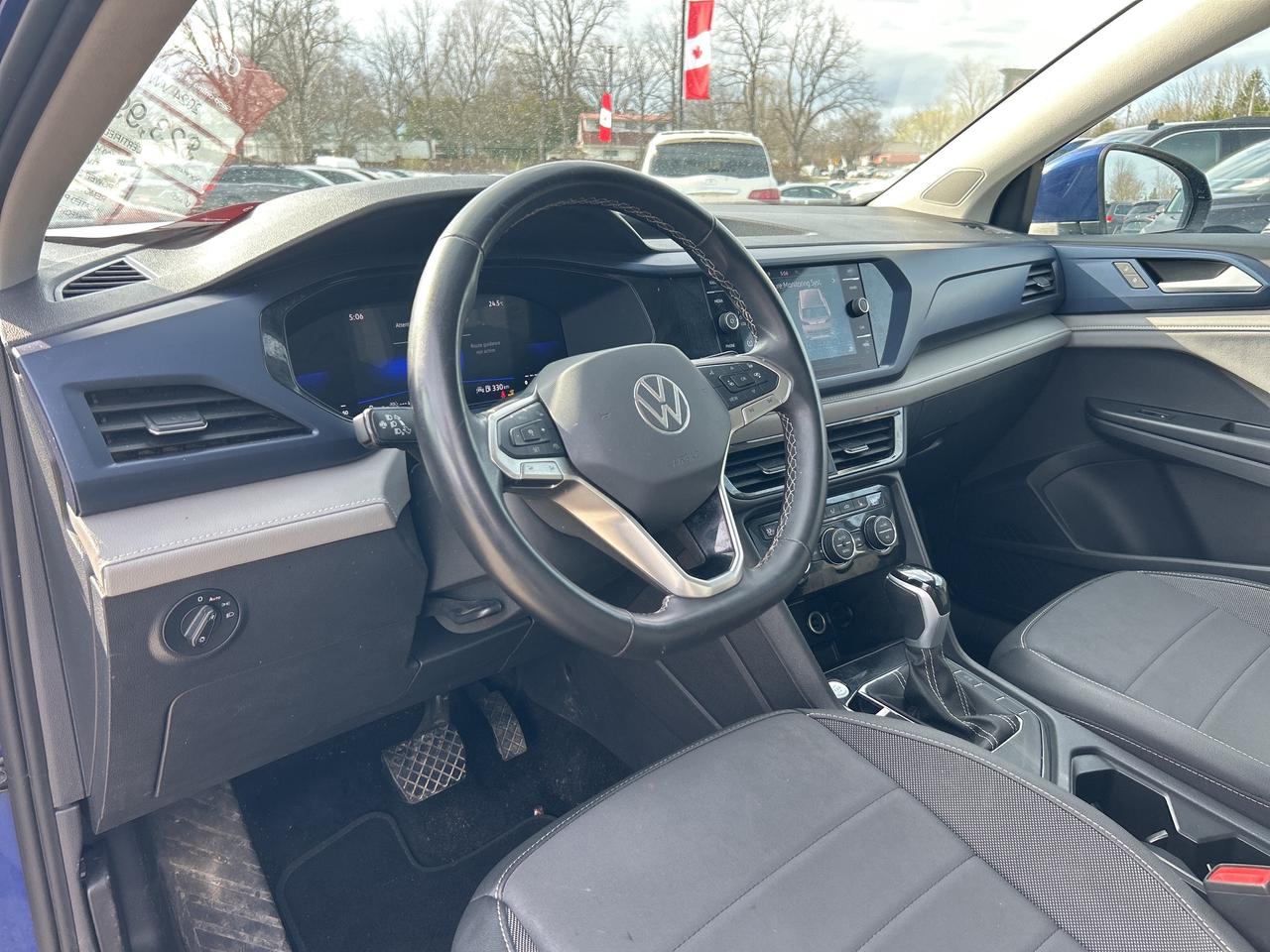 2024 Volkswagen Taos COMFORTLINE, SUNROOF, REMOTE START, BACK UP CAM! Photo