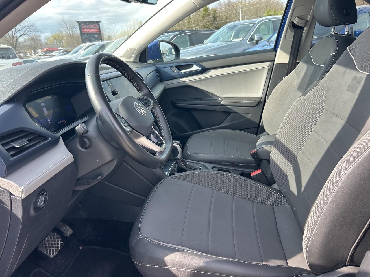 2024 Volkswagen Taos COMFORTLINE, SUNROOF, REMOTE START, BACK UP CAM! - Photo #14