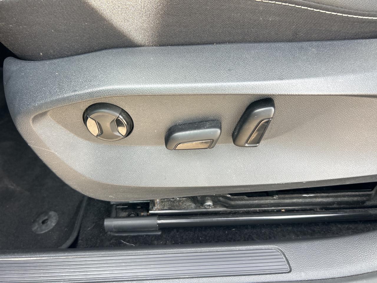 2024 Volkswagen Taos COMFORTLINE, SUNROOF, REMOTE START, BACK UP CAM! - Photo #16