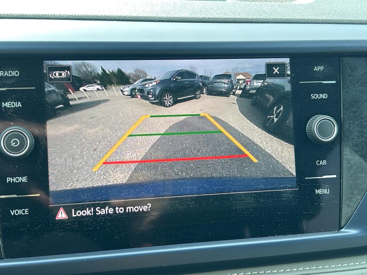 2024 Volkswagen Taos COMFORTLINE, SUNROOF, REMOTE START, BACK UP CAM! Photo