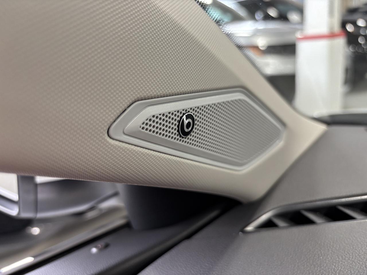 2024 Volkswagen Jetta Highline|NAV|ALLOYS|AMBIENT|BEATSAUDIO|LEATHER|+++ Photo