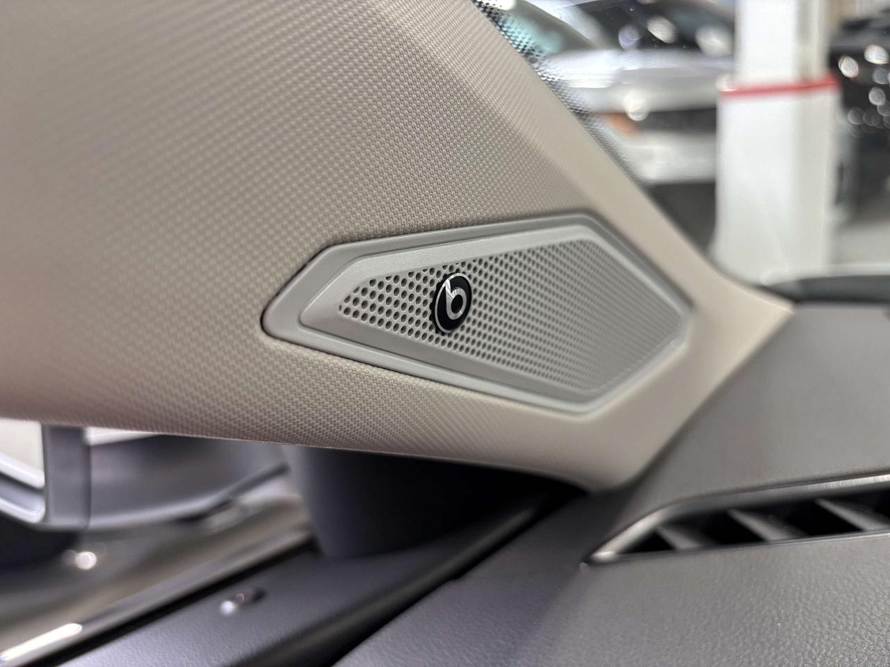 2024 Volkswagen Jetta Highline|NAV|ALLOYS|AMBIENT|BEATSAUDIO|LEATHER|+++ Photo