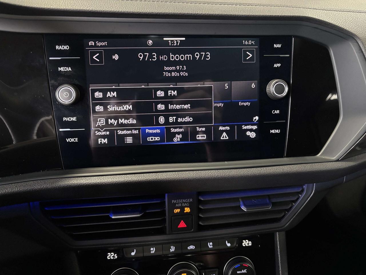 2024 Volkswagen Jetta Highline|NAV|ALLOYS|AMBIENT|BEATSAUDIO|LEATHER|+++ Photo