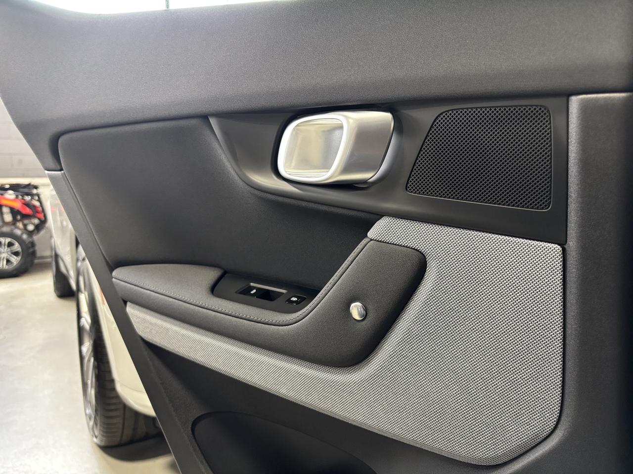 2024 Polestar 2 Long Range Dual Motor|AWD|CLUSTERNAV|RADAR|BACKCAM Photo