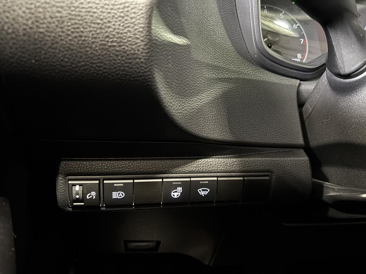 2025 Toyota Corolla LE CVT|ALLOYS|SUNROOF|WIRELESSCHARGING|HEATSTEER|+ Photo