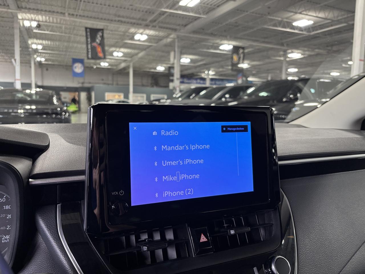 2025 Toyota Corolla LE CVT|ALLOYS|SUNROOF|WIRELESSCHARGING|HEATSTEER|+ Photo