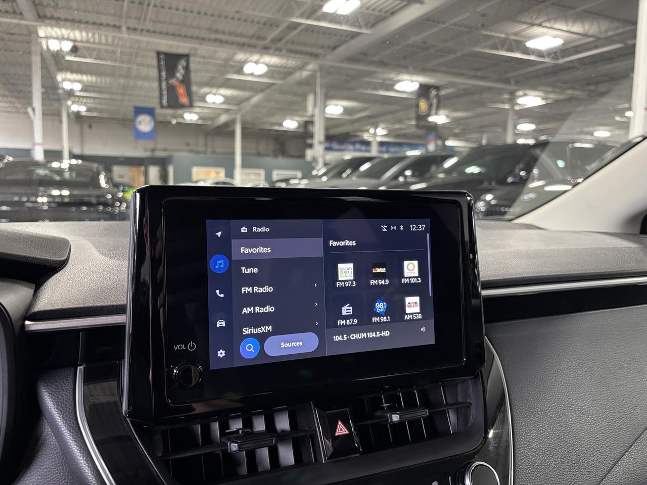 2025 Toyota Corolla LE CVT|ALLOYS|SUNROOF|WIRELESSCHARGING|HEATSTEER|+ Photo