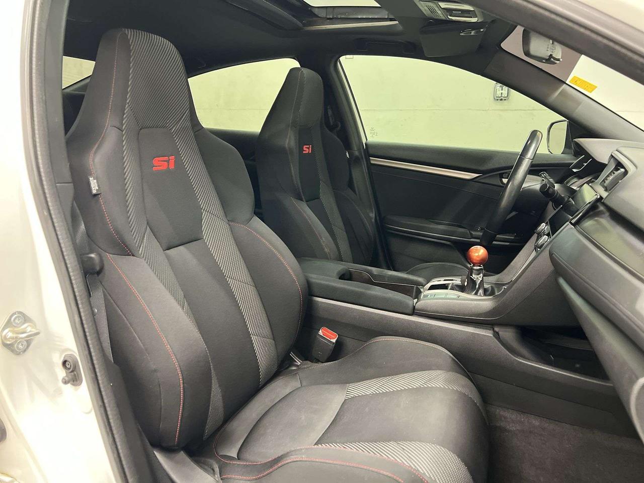 2017 Honda Civic SI | 200HP TURBO! | SUNROOF | HTD SEATS | CARPLAY Photo