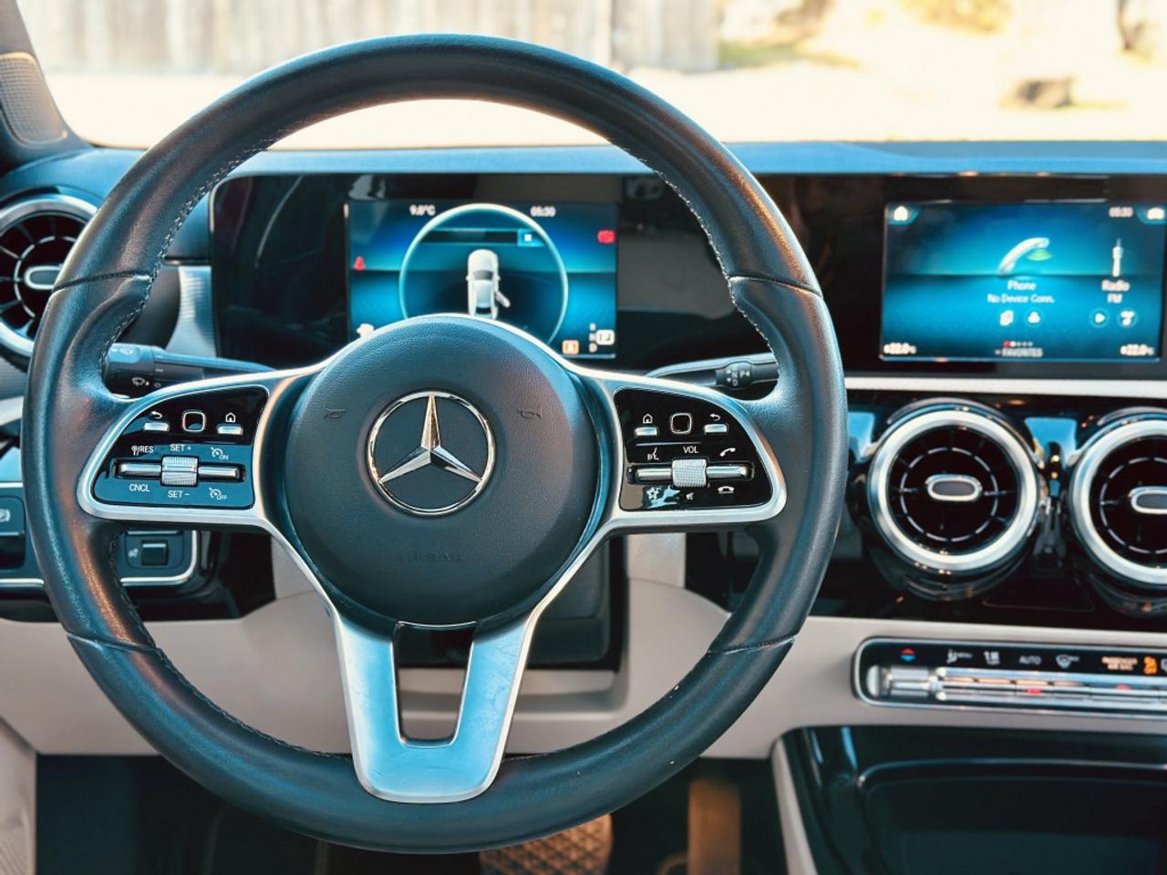 2020 Mercedes-Benz A-Class A 220 Sedan 4MATIC AWD Photo
