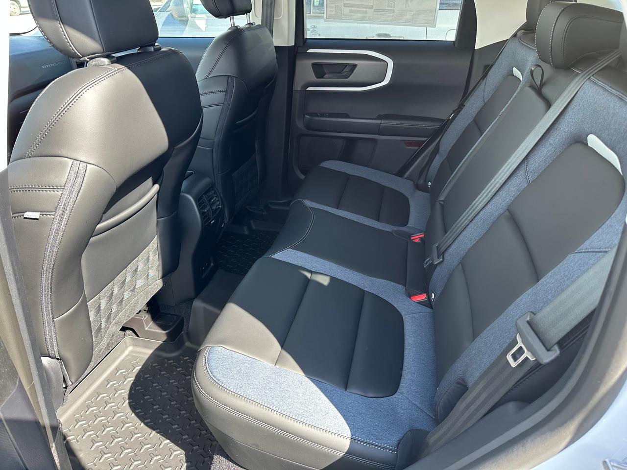 2026 Ford Bronco Sport Outer Banks 4x4 Photo5