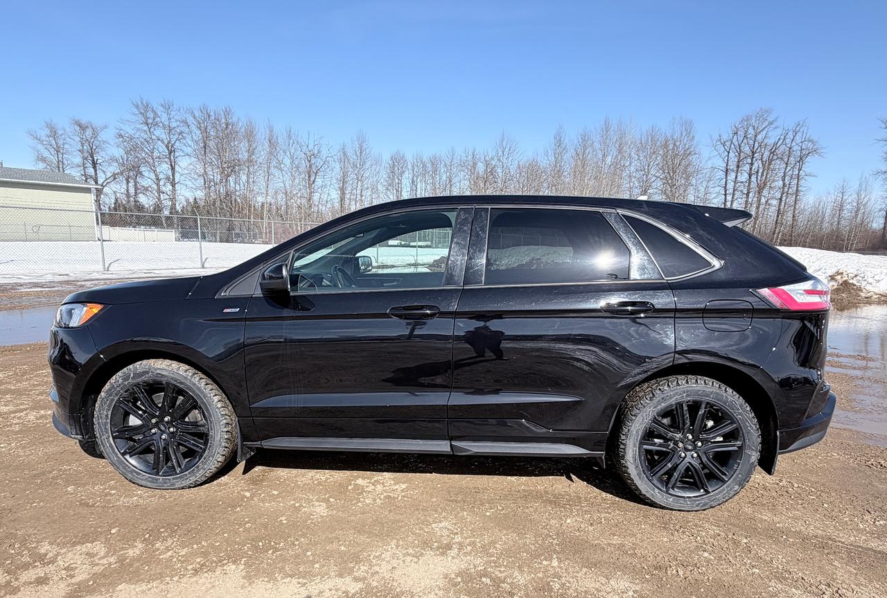 2022 Ford Edge ST Line Photo4